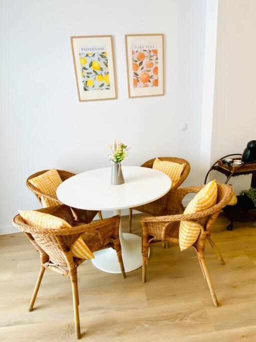 Beautiful And Charming Loft In Russafa Soho Apartment Valencia Bagian luar foto